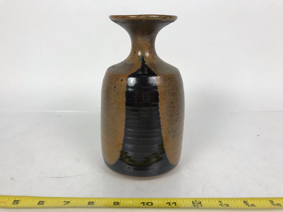 Signed Mid-Century Art Pottery Vase 7H [Photo 1]