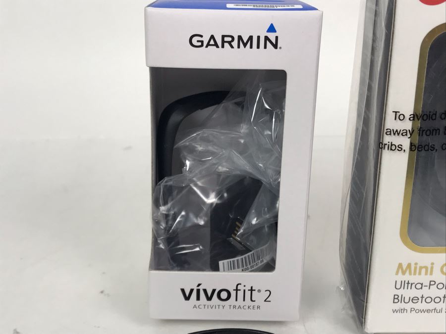 Garmin Vivo Fit 2 Activity Tracker And New Giant Audio Mini GoGo Bluetooth Water Resistant Wireless Speaker [Photo 3]