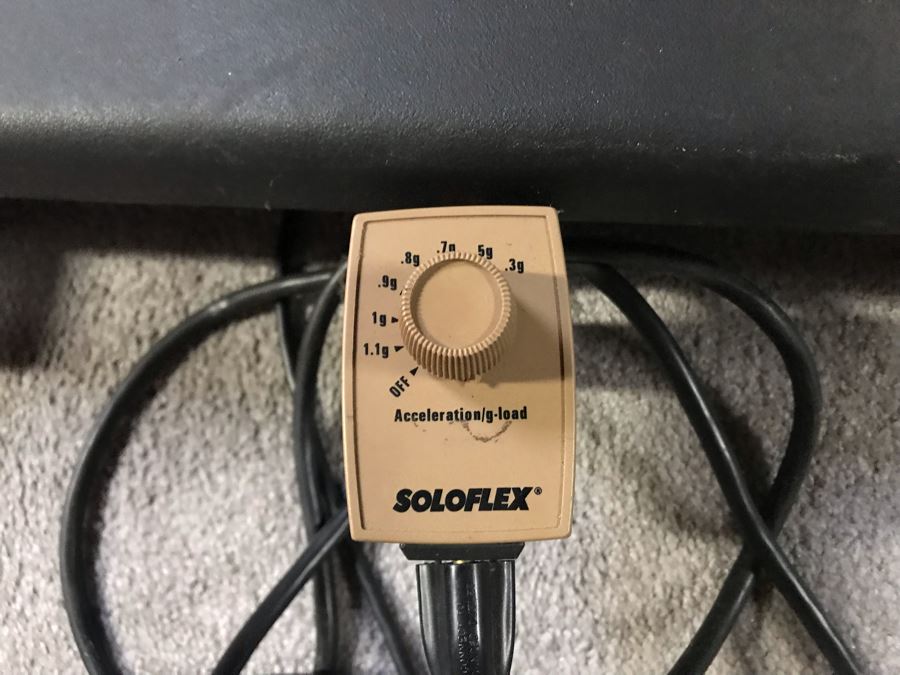 Soloflex Whole Body Vibration (WBV) Platform  [Photo 3]