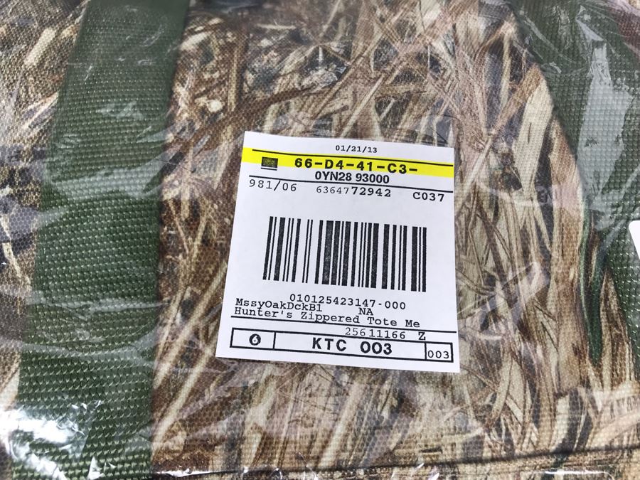 JUST ADDED - Set Of (3) New Mossy Oak Duk Blind Camoflauge Zippered Totes Medium, Large And Extra Large [Photo 7]