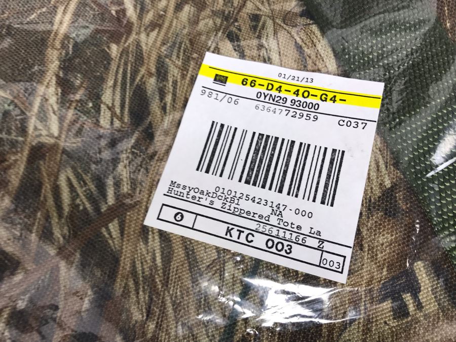 JUST ADDED - Set Of (3) New Mossy Oak Duk Blind Camoflauge Zippered Totes Medium, Large And Extra Large [Photo 8]