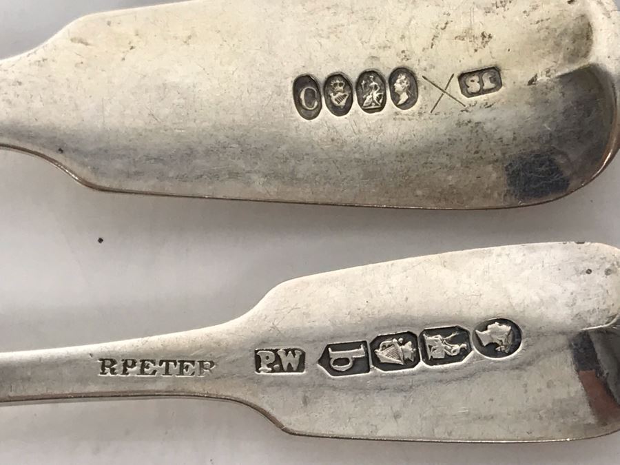 JUST ADDED - Pair Of Antique Irish Sterling Silver Serving Pieces 40g [Photo 8]