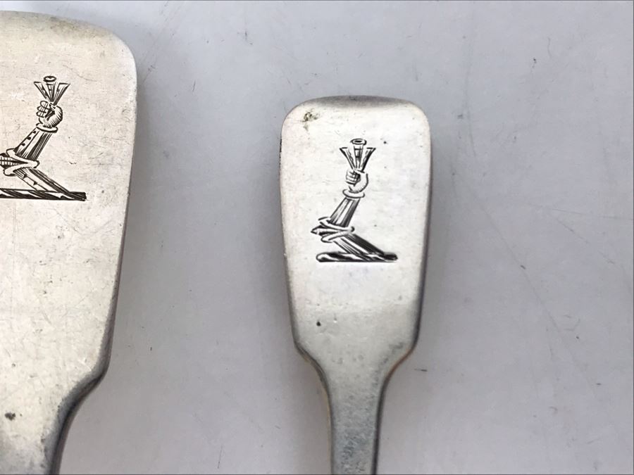 JUST ADDED - Pair Of Antique Irish Sterling Silver Serving Pieces 40g [Photo 6]
