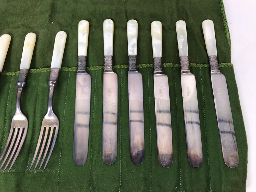 JUST ADDED - (6) Sterling Silver Forks With Mother Of Pearl Handles And (6) Sterling Silver Knives With Mother Of Pearl Handles 358g [Photo 4]
