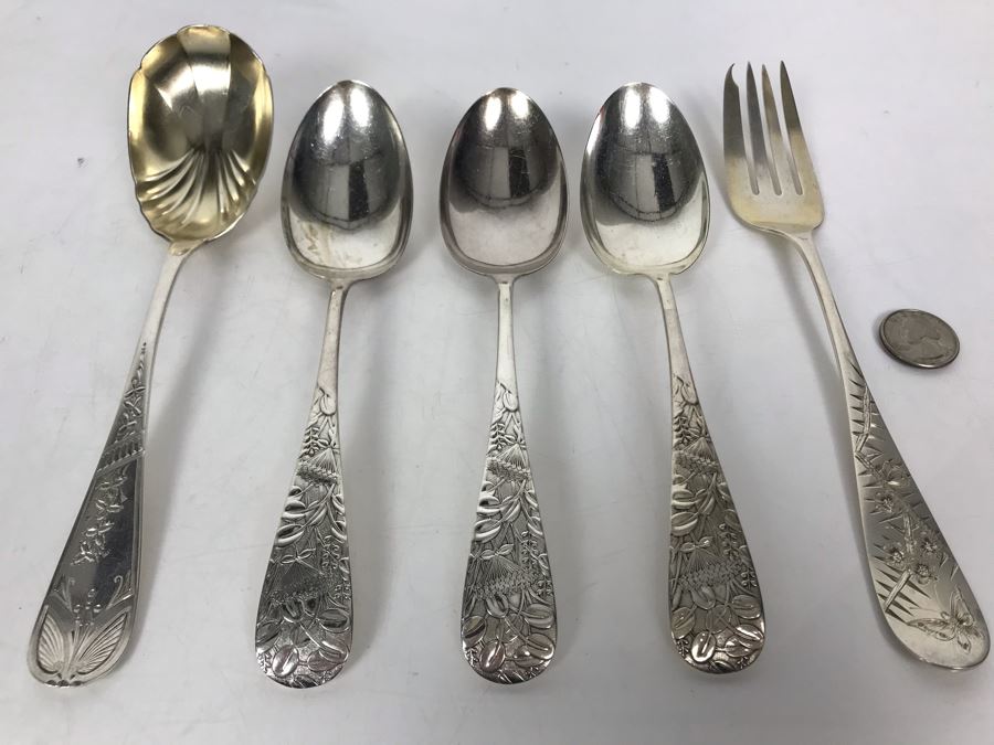 JUST ADDED - (4) Large Sterling Silver Serving Spoons And (1) Large Sterling Silver Fork 249g [Photo 7]