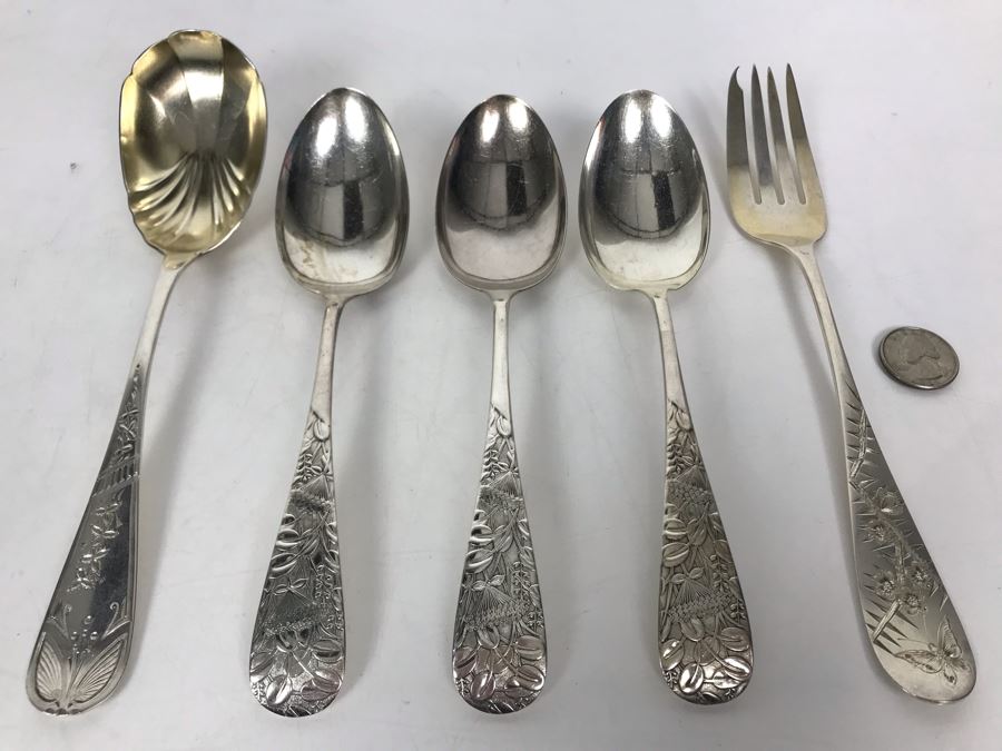 JUST ADDED - (4) Large Sterling Silver Serving Spoons And (1) Large Sterling Silver Fork 249g [Photo 6]