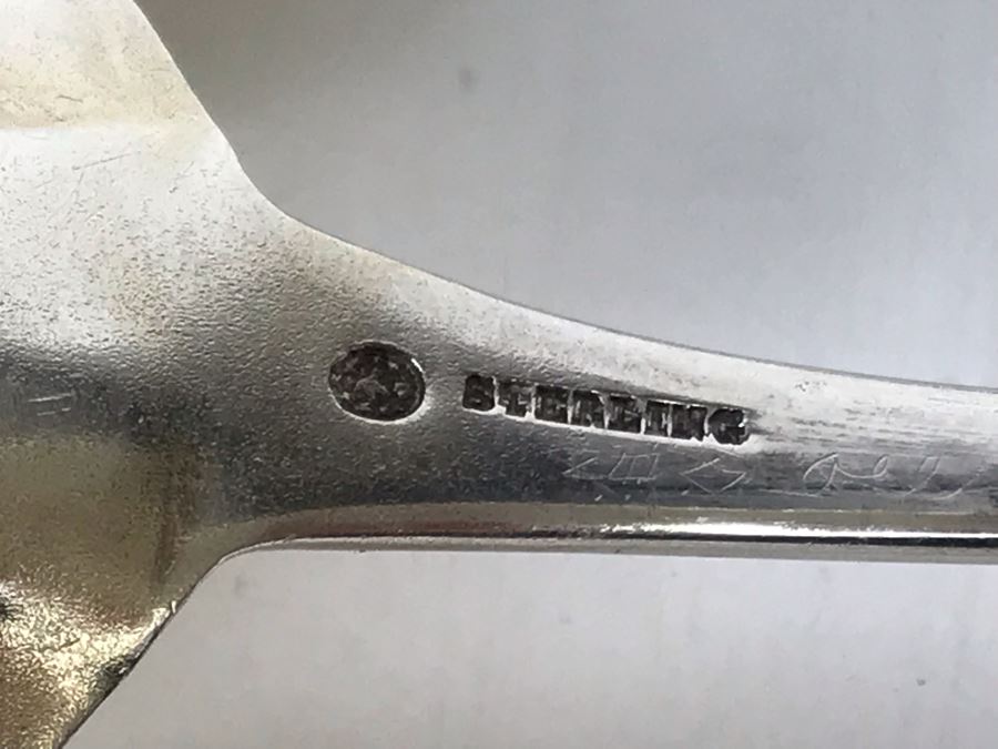 JUST ADDED - (4) Large Sterling Silver Serving Spoons And (1) Large Sterling Silver Fork 249g [Photo 14]