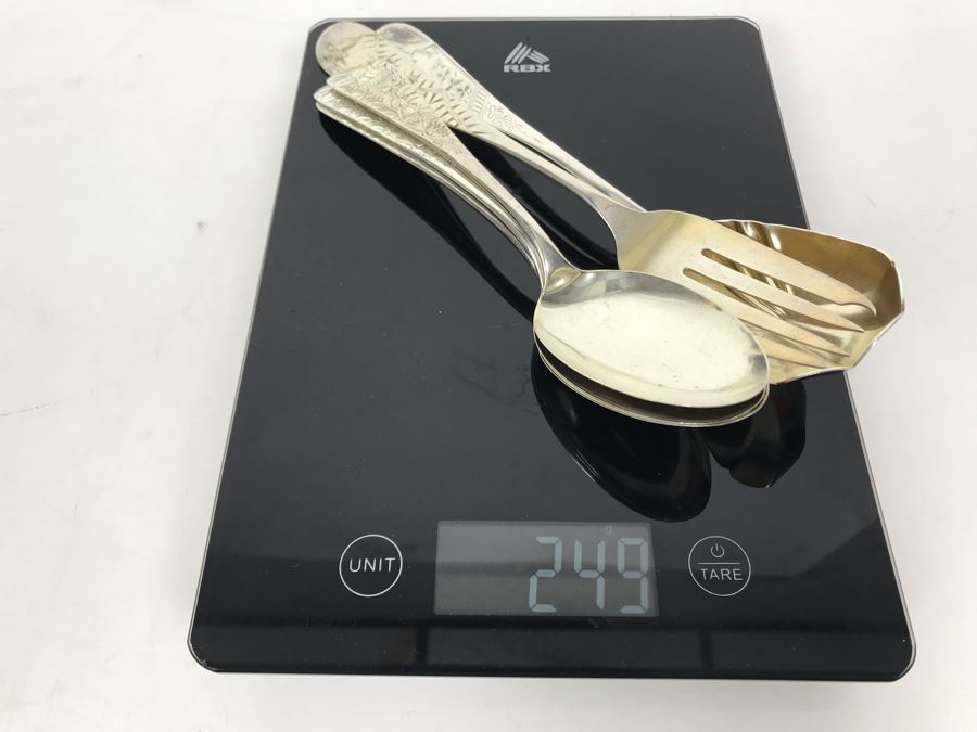 JUST ADDED - (4) Large Sterling Silver Serving Spoons And (1) Large Sterling Silver Fork 249g [Photo 19]