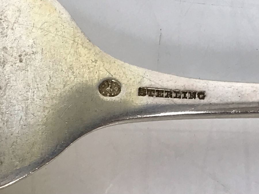 JUST ADDED - (4) Large Sterling Silver Serving Spoons And (1) Large Sterling Silver Fork 249g [Photo 16]