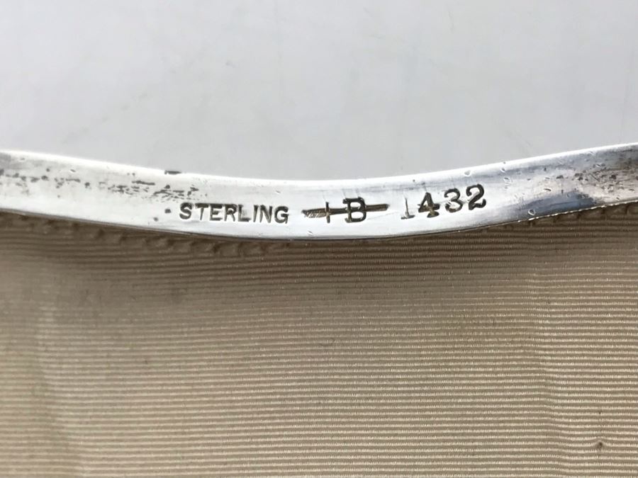 JUST ADDED - Vintage Chased Sterling Silver Wallet Compact With Chain 111g [Photo 13]