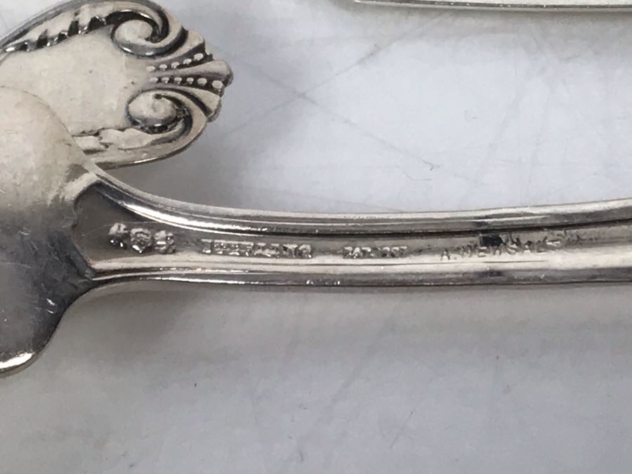 JUST ADDED - (9) Sterling Silver Mainly English Flatware Spoons And Fork With Vintage Teaspoons Storage Cloth 130g - See Photos [Photo 20]