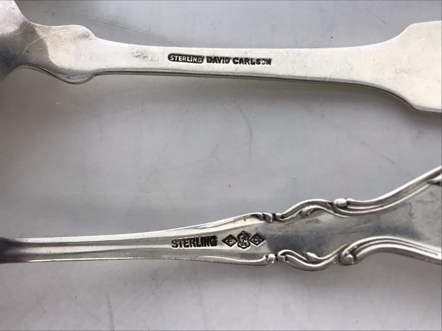 JUST ADDED - (9) Sterling Silver Mainly English Flatware Spoons And Fork With Vintage Teaspoons Storage Cloth 130g - See Photos [Photo 12]