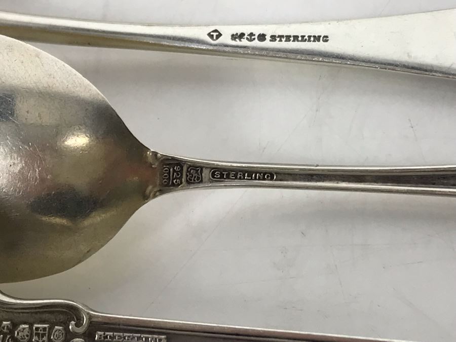 JUST ADDED - (9) Sterling Silver Mainly English Flatware Spoons And Fork With Vintage Teaspoons Storage Cloth 130g - See Photos [Photo 14]