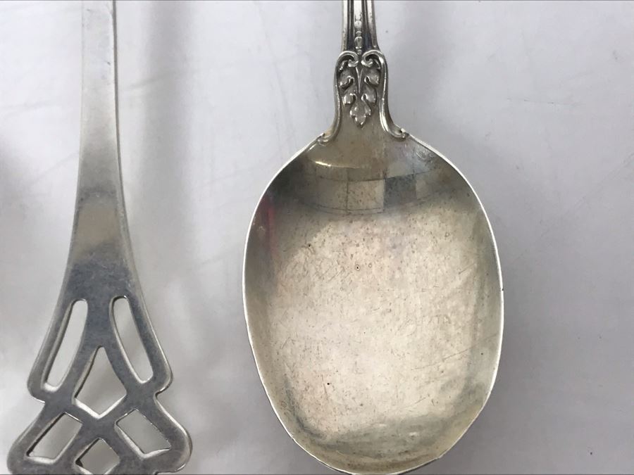 JUST ADDED - (9) Sterling Silver Mainly English Flatware Spoons And Fork With Vintage Teaspoons Storage Cloth 130g - See Photos [Photo 4]