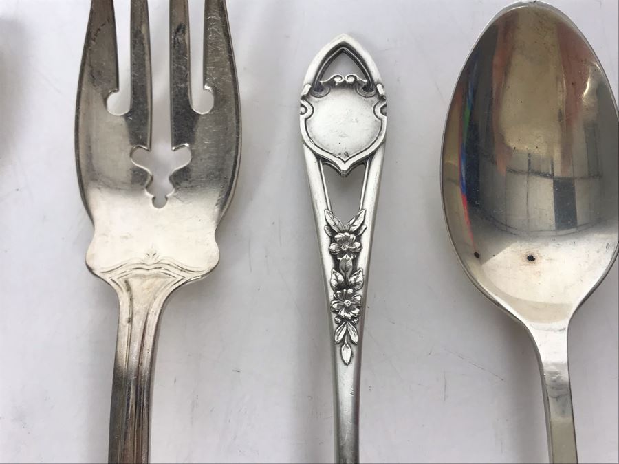 JUST ADDED - (9) Sterling Silver Mainly English Flatware Spoons And Fork With Vintage Teaspoons Storage Cloth 130g - See Photos [Photo 5]