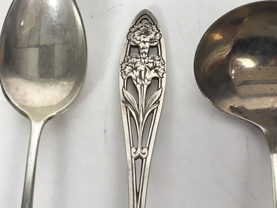 JUST ADDED - (9) Sterling Silver Mainly English Flatware Spoons And Fork With Vintage Teaspoons Storage Cloth 130g - See Photos [Photo 8]
