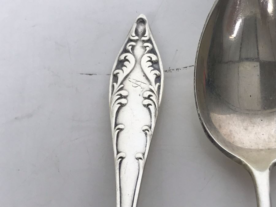 JUST ADDED - (9) Sterling Silver Mainly English Flatware Spoons And Fork With Vintage Teaspoons Storage Cloth 130g - See Photos [Photo 10]