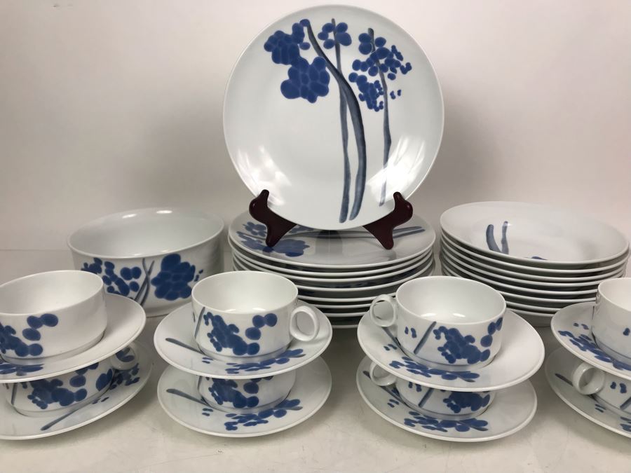 JUST ADDED - Richard Ginori Italian China Set - Apx 25 Pieces [Photo 3]