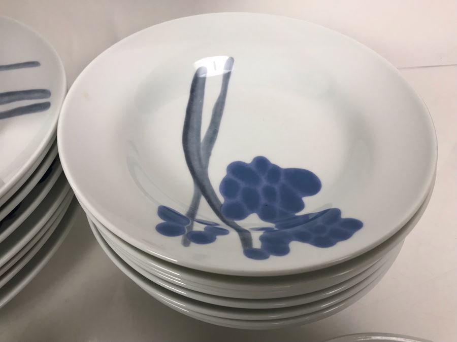 JUST ADDED - Richard Ginori Italian China Set - Apx 25 Pieces [Photo 11]