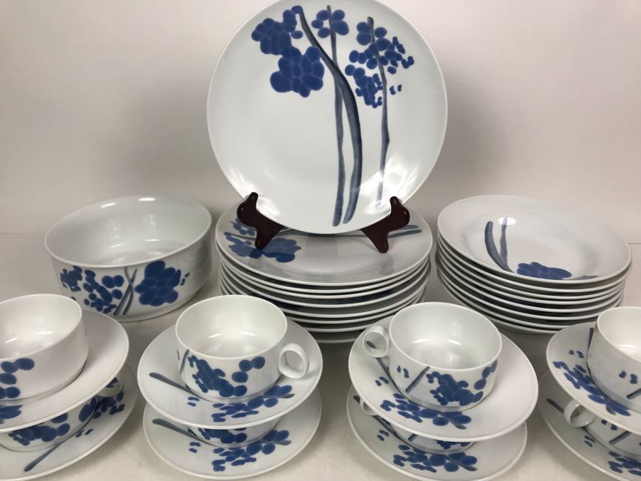 JUST ADDED - Richard Ginori Italian China Set - Apx 25 Pieces [Photo 4]