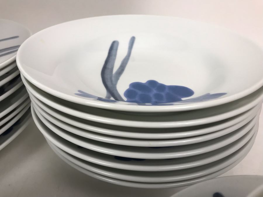 JUST ADDED - Richard Ginori Italian China Set - Apx 25 Pieces [Photo 10]