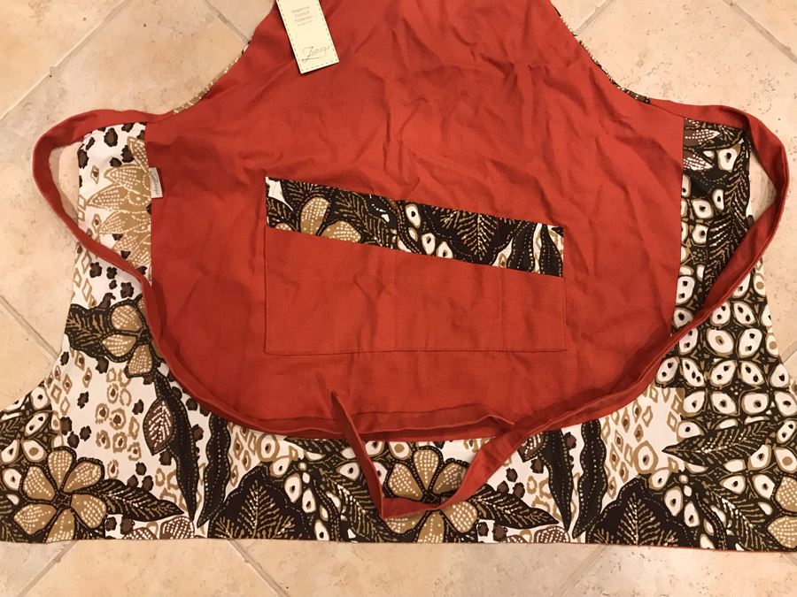 JUST ADDED - New With Tags LA Designer Apron By Zuzugui [Photo 2]