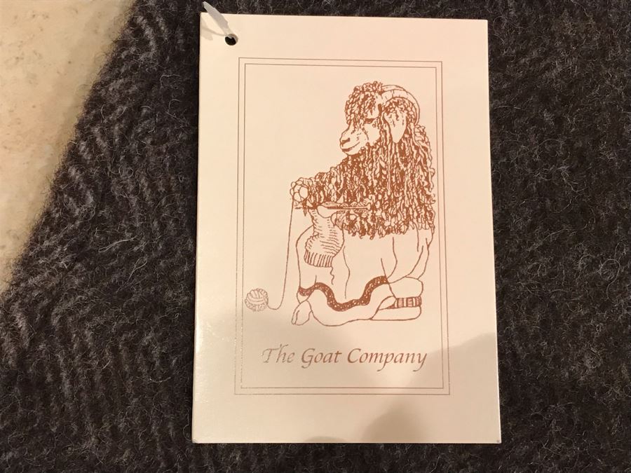 JUST ADDED - New With Tags Pancho Made Of Finest British Mohair By The Goat Company Size M [Photo 6]