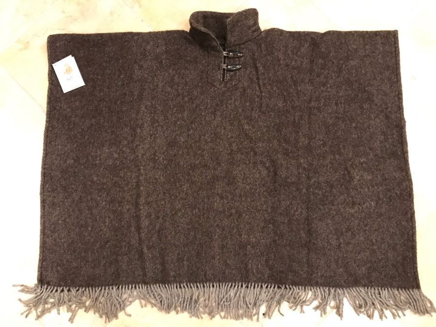 JUST ADDED - New With Tags Pancho Made Of Finest British Mohair By The Goat Company Size M [Photo 2]