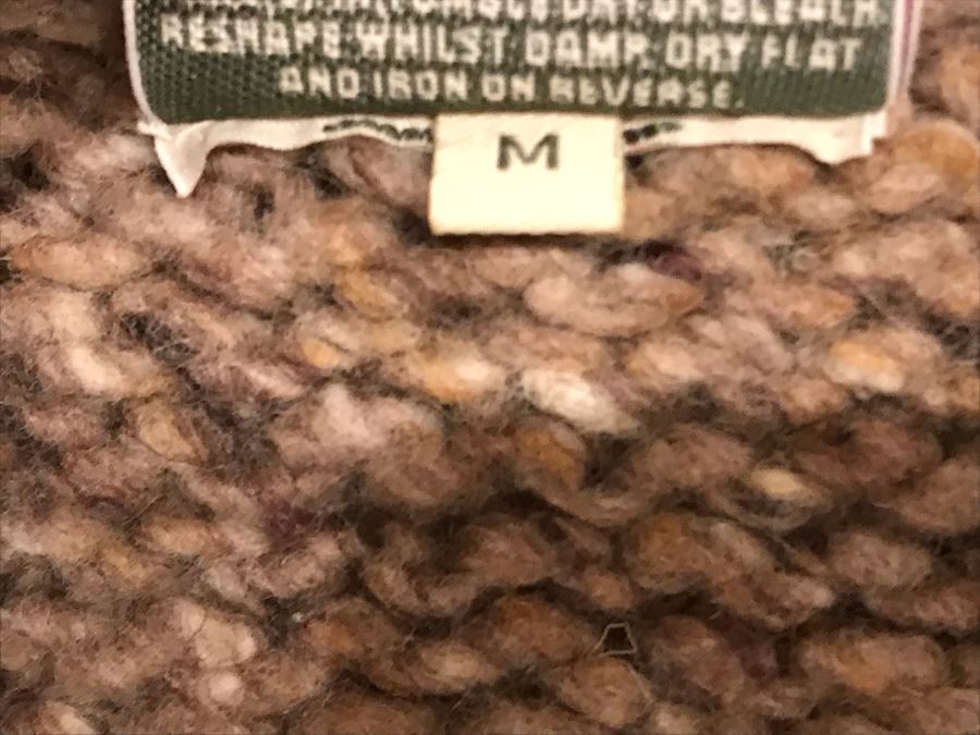 JUST ADDED - Carraig Donn Handknit Ireland Wool Sweater Size M [Photo 5]