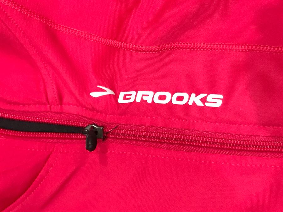 JUST ADDED - Brooks For Women Hooded Jacket Size L [Photo 2]