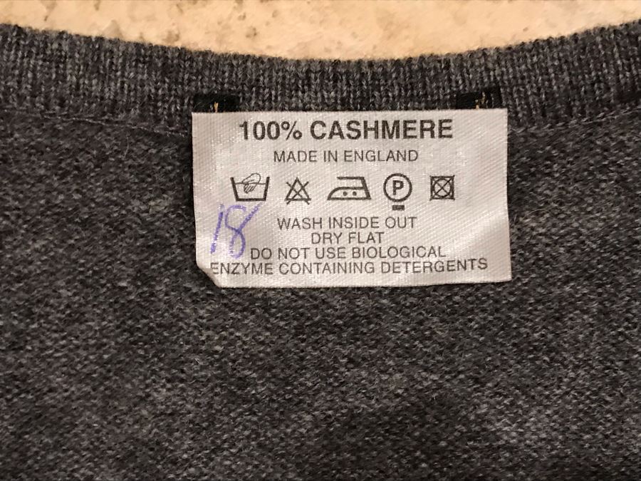 JUST ADDED - 100% Cashmere English Sweater Size M [Photo 2]