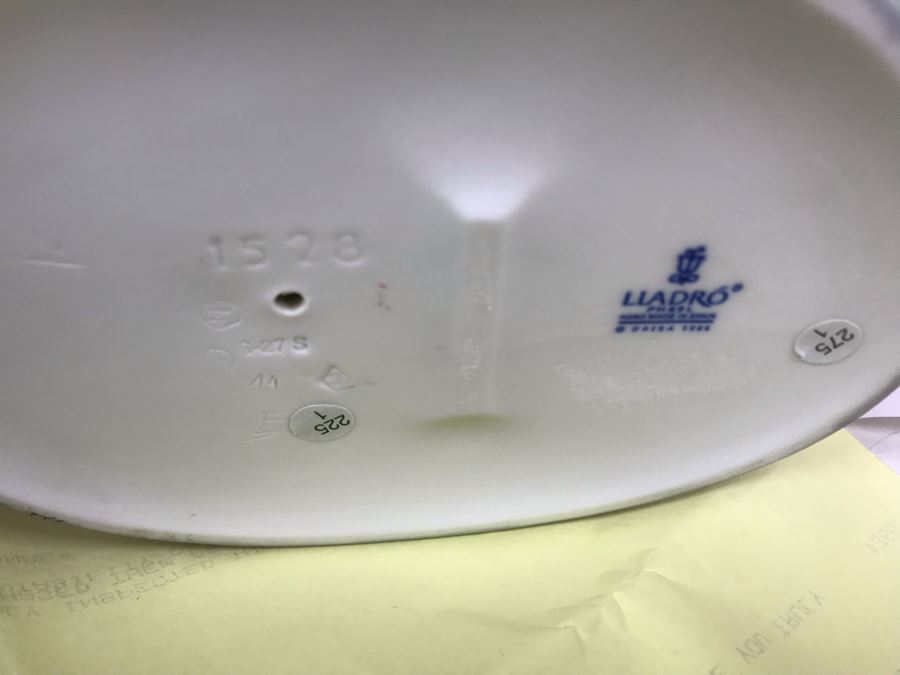 Large 14.75'H Lladro Figurine 'I Love You Truly' With Box Purchased From Pawn Stars Las Vegas Store In 2004 Before TV Show [Photo 12]