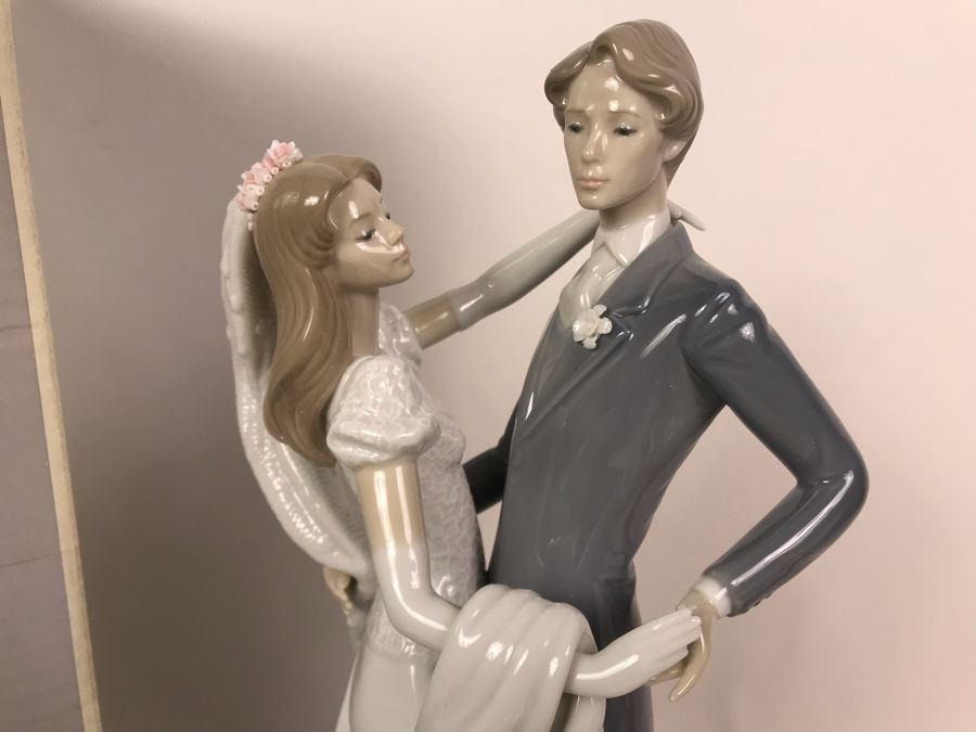 Large 14.75'H Lladro Figurine 'I Love You Truly' With Box Purchased From Pawn Stars Las Vegas Store In 2004 Before TV Show [Photo 8]