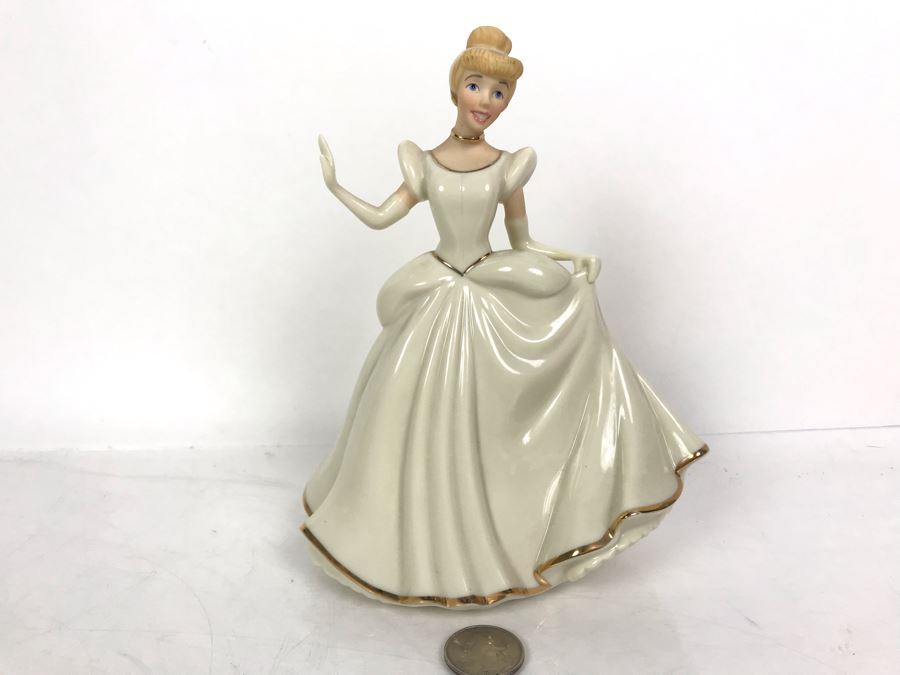 Disney Showcase Collection Cinderella Lenox Figurine 7.5H