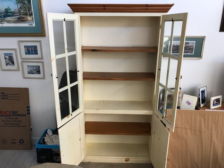 Shabby Chic Pine Display Cabinet [Photo 3]