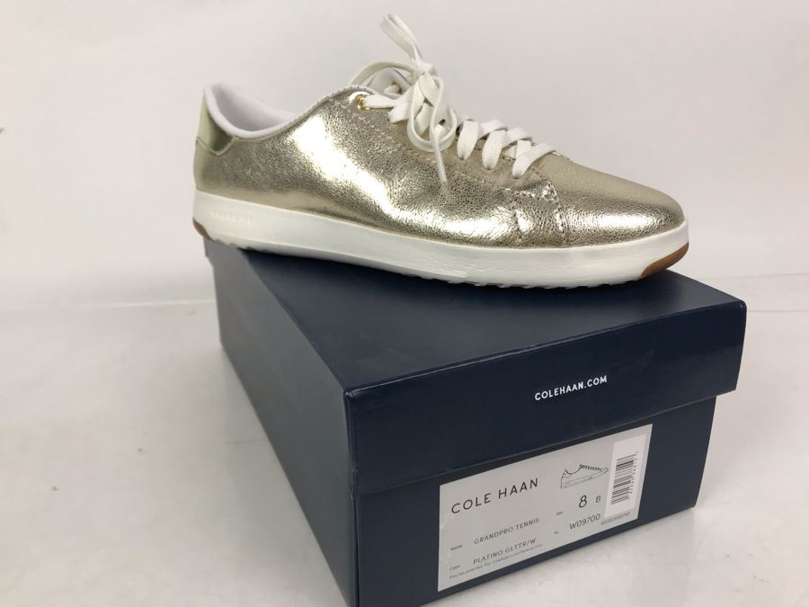 New Pair Of Cole Haan Womens Size 8 Grandpro Tennis Shoe Platino Glitter