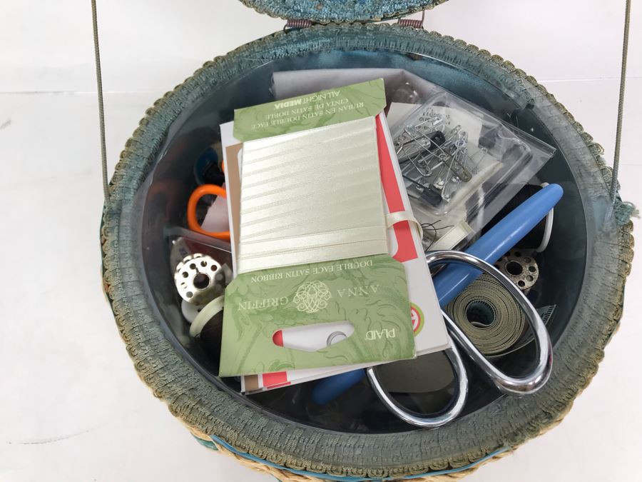 Vintage Sewing Basket With Sewing Supplies [Photo 5]