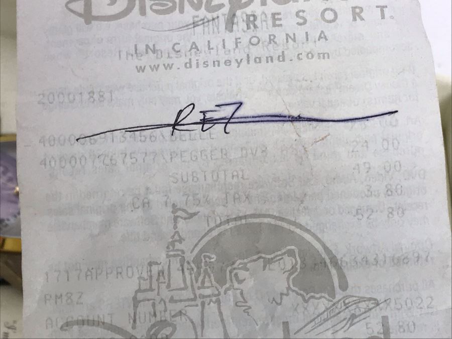 Limited Edition Walt Disney Watch Made Exclusively For The Walt Disney Theme Parks & Resorts With Box [Photo 7]