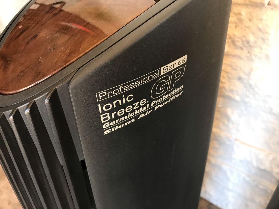 (3) Sharper Image Ionic Breeze Electrostatic Air Cleaners And (1) Bionaire Heater BCH9212 [Photo 4]