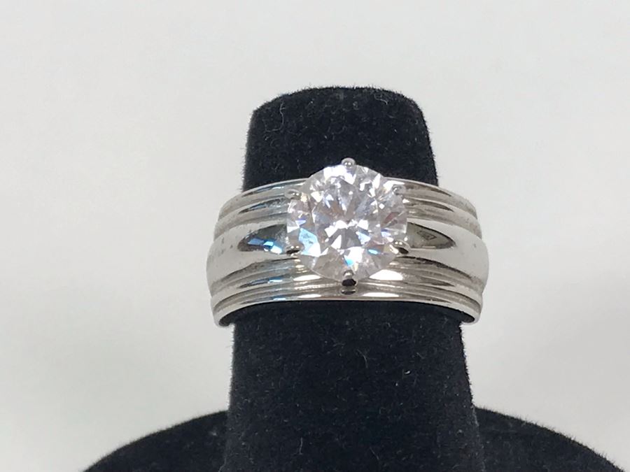 Sterling Silver CZ Ring Size 5.5 5.6g