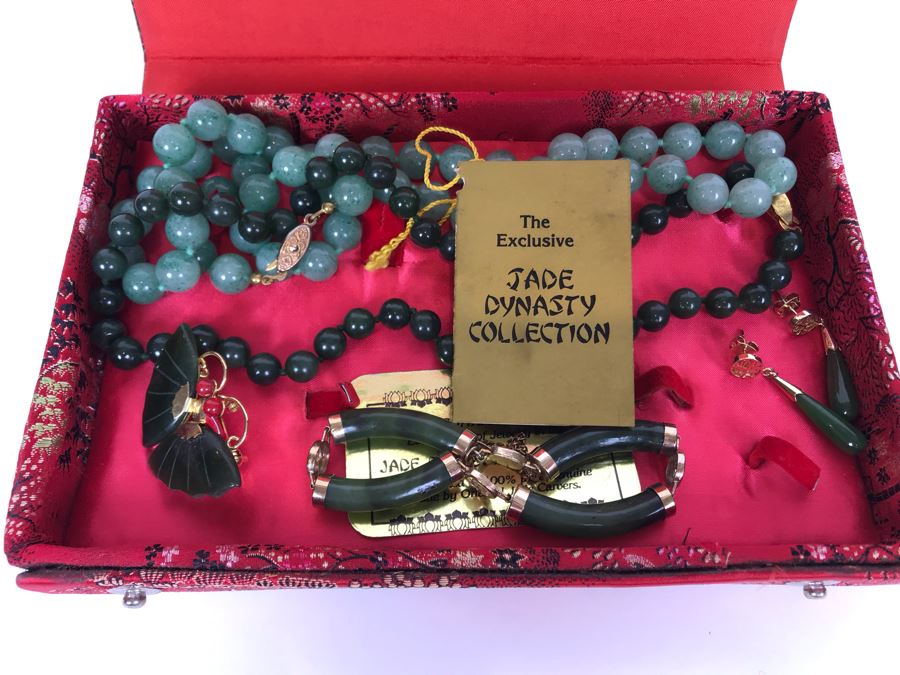 Various Jade Jewelry Including Bracelet, Jade Bead Necklace, Brooch Pin And Earrings [Photo 1]