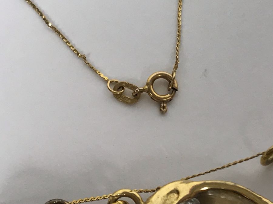 14K Gold Chain Necklace With Three Shell Pendants 4.4g [Photo 5]