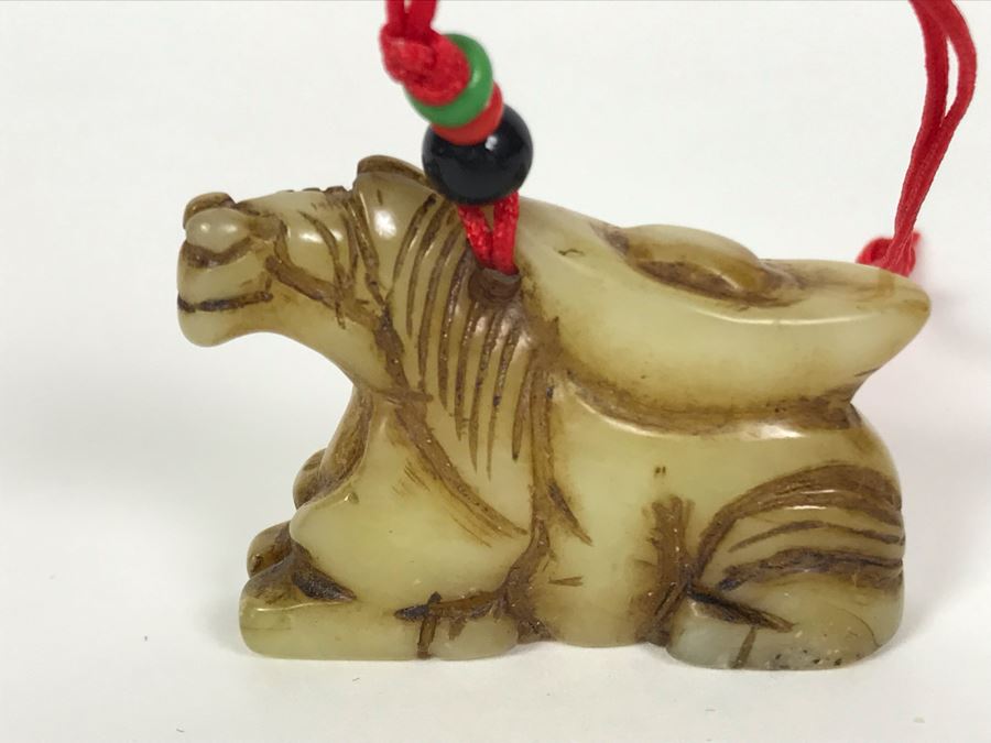 Vintage Carved Jade Chinese Figurine [Photo 4]
