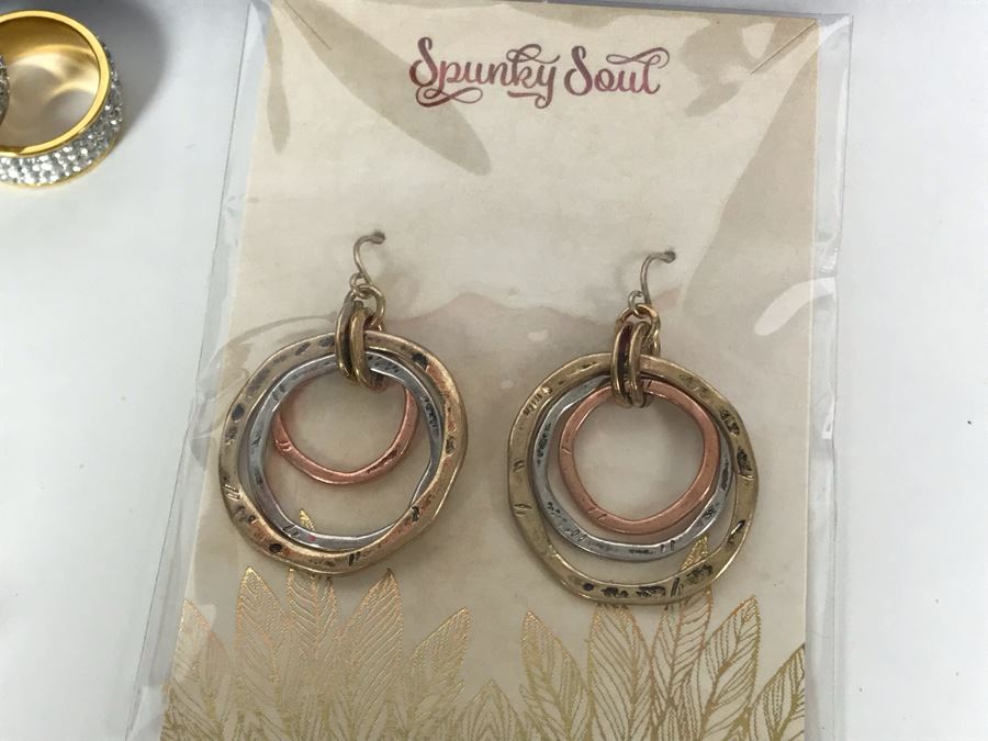 JUST ADDED - (8) Pieces Of New Jewelry [Photo 10]