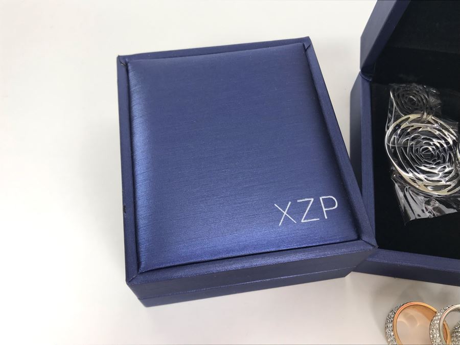 JUST ADDED - (8) Pieces Of New Jewelry [Photo 13]