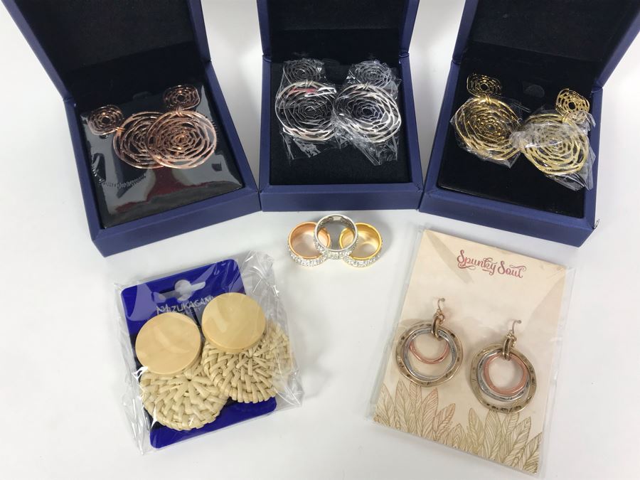 JUST ADDED - (8) Pieces Of New Jewelry [Photo 2]