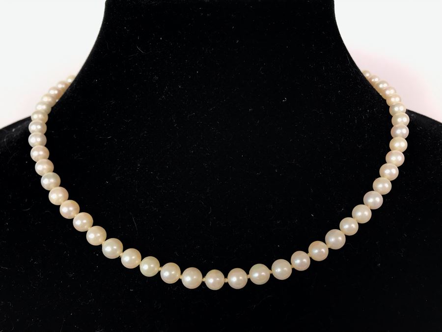 Pearl Necklace With 14K Gold Clasp 17'L [Photo 3]