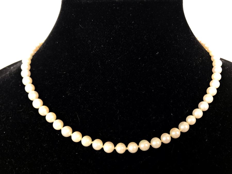 Pearl Necklace With 14K Gold Clasp 17'L [Photo 2]