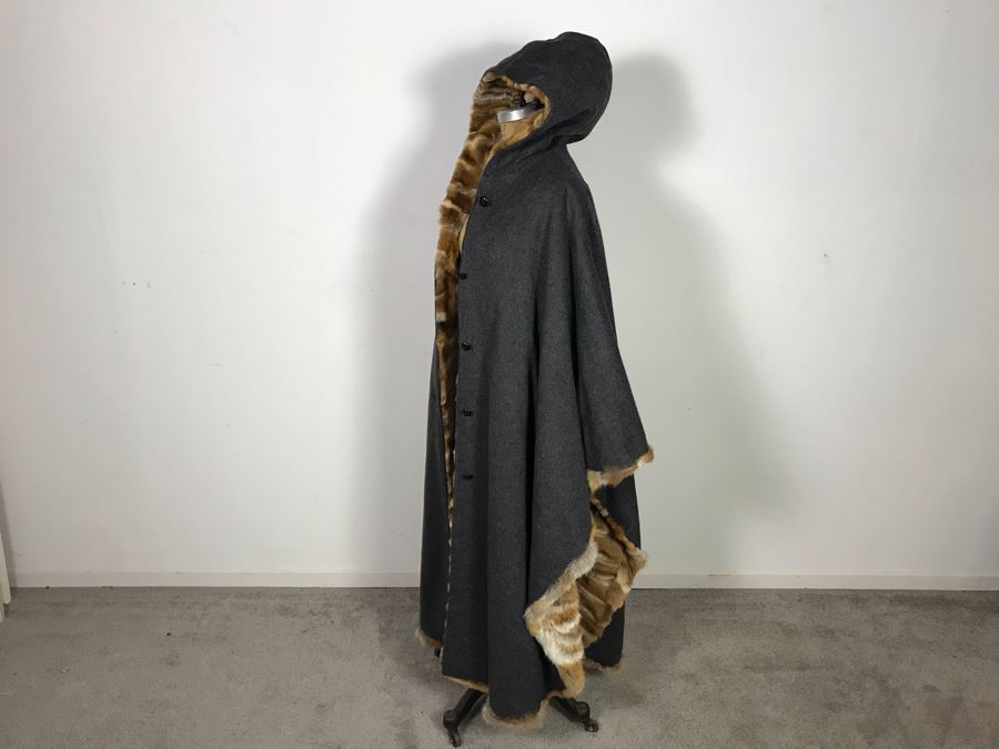 Sculy Furs Victoria B.C. Vintage Poncho Fur Lined Hooded Coat [Photo 12]