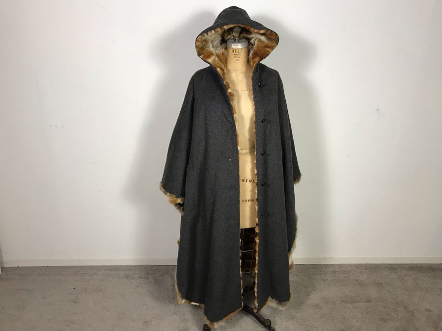Sculy Furs Victoria B.C. Vintage Poncho Fur Lined Hooded Coat [Photo 3]